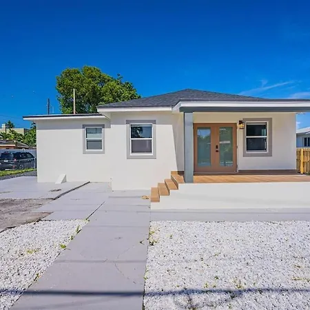 Modern Miami Unit 1 - Close To South Beach & Airport